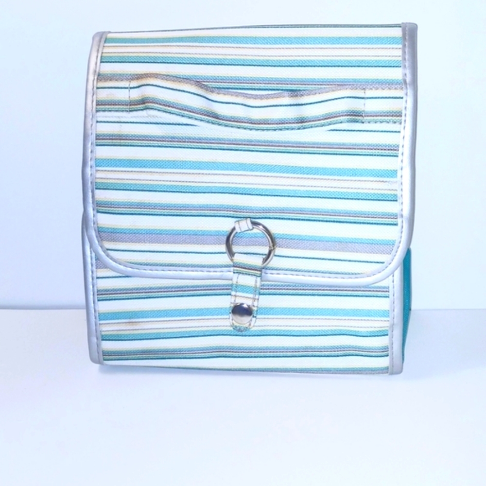 Travel cosmetic bag
